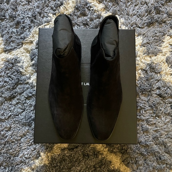 Saint Laurent Wyatt Suede Chelsea Boots - Picture 10 of 11